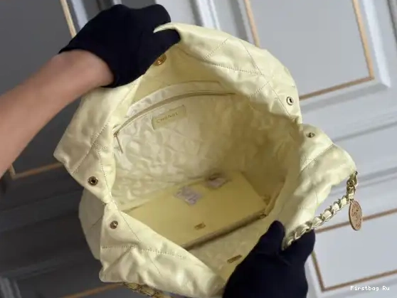First Bag Ru CHANEL HANDBAG 22 0614